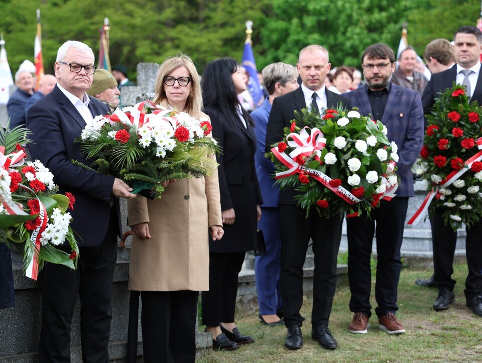W Bąkowej Górze oddano hołd zamordowanym żołnierzom KWP